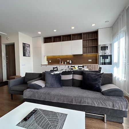 Your Home - Spacious Apartment In City Center, With Balcony & Self Check-In Vilna Exterior foto