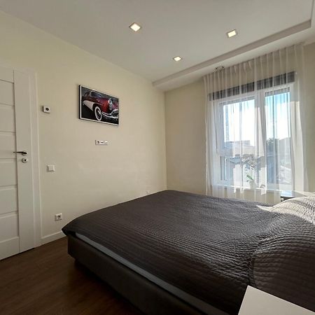 Your Home - Spacious Apartment In City Center, With Balcony & Self Check-In Vilna Exterior foto