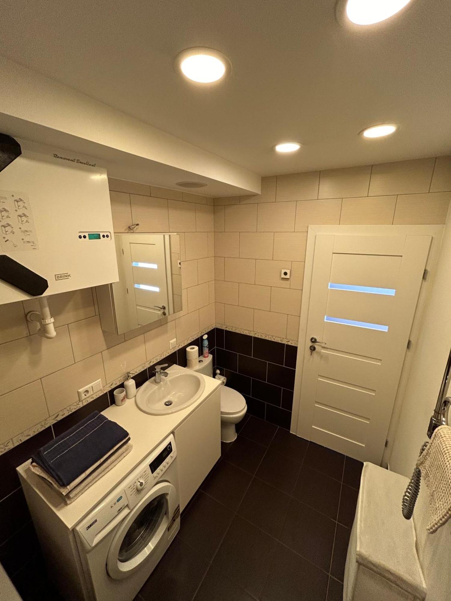 Your Home - Spacious Apartment In City Center, With Balcony & Self Check-In Vilna Exterior foto