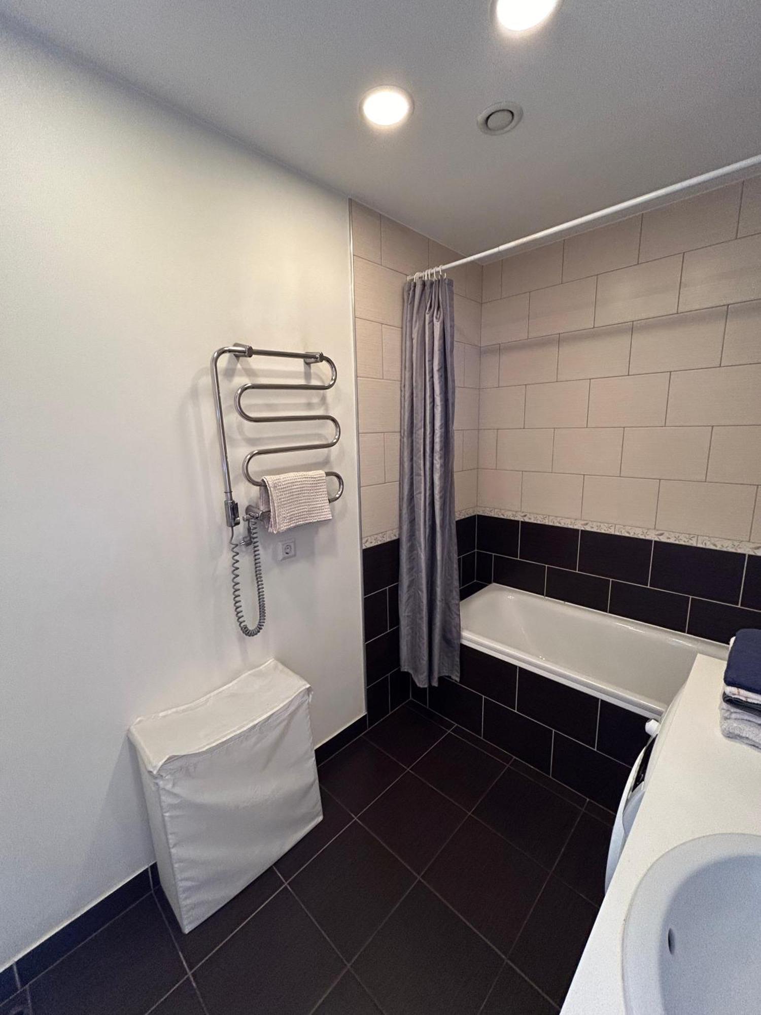 Your Home - Spacious Apartment In City Center, With Balcony & Self Check-In Vilna Exterior foto