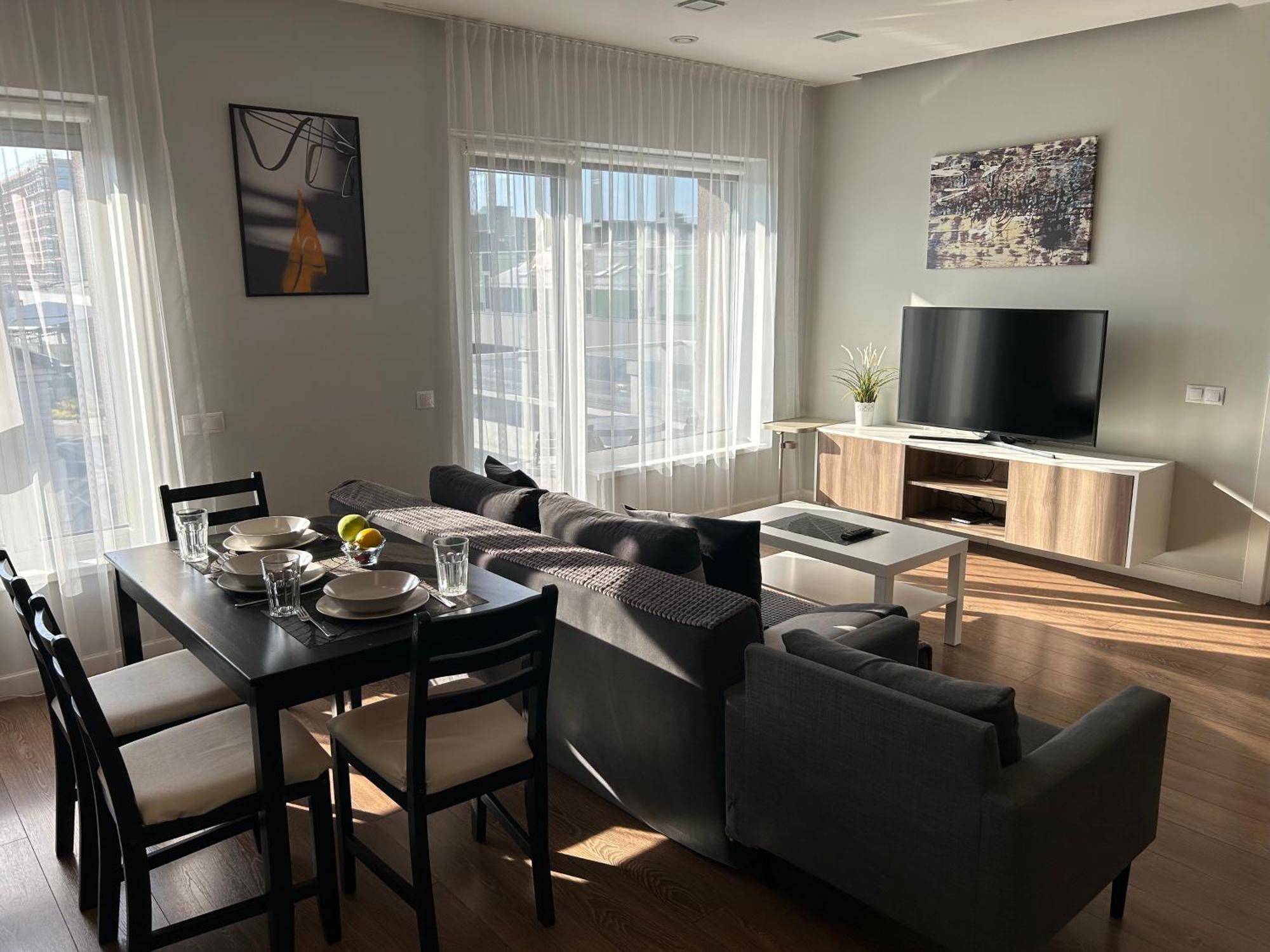 Your Home - Spacious Apartment In City Center, With Balcony & Self Check-In Vilna Exterior foto